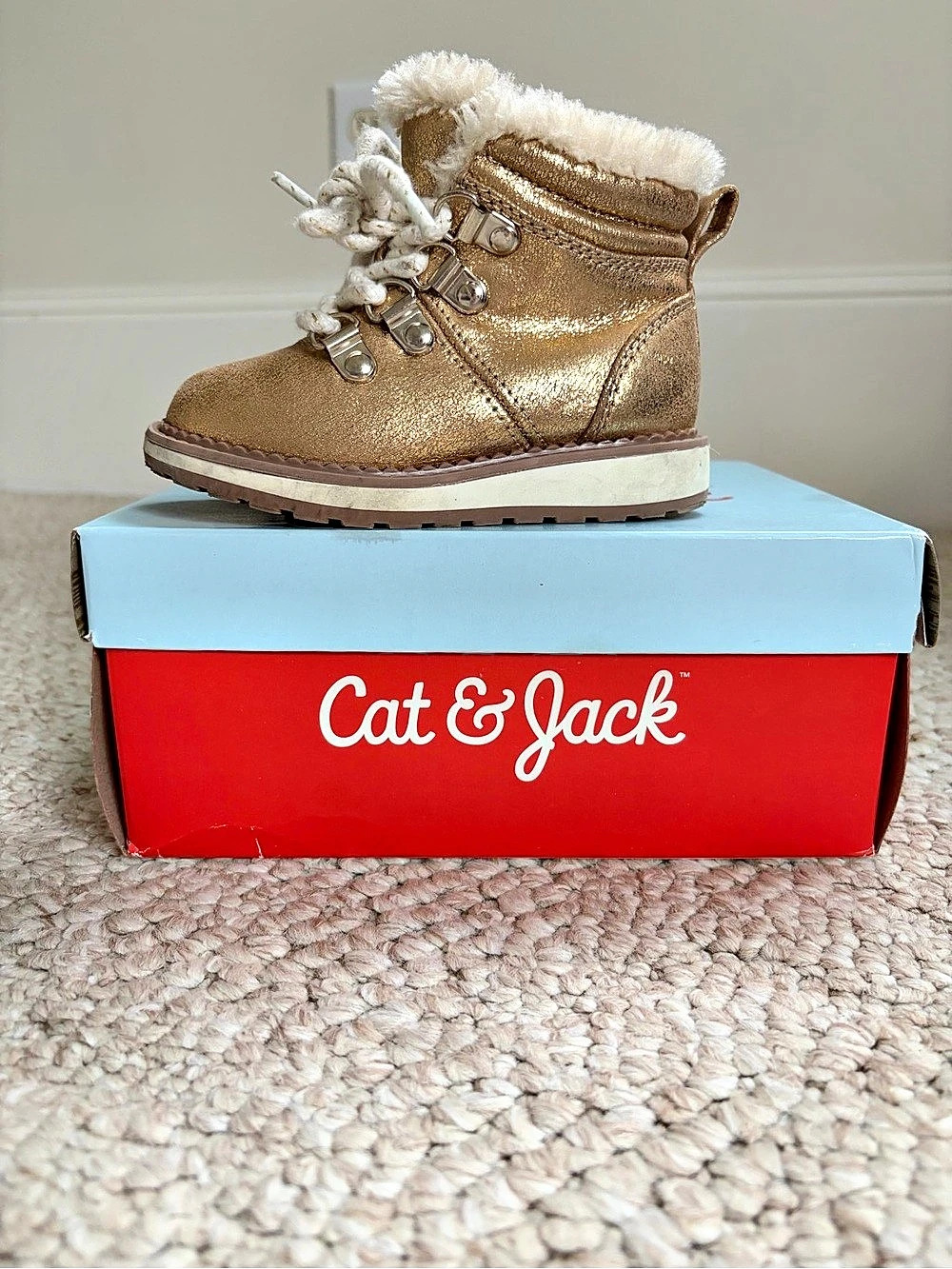 Cat & Jack Reed Boots Girls US 5 Gold